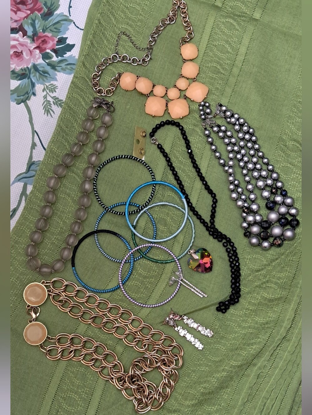 15 Piece Bundle of Jewelry!